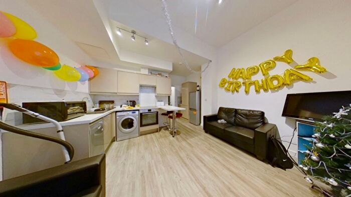 2 Bedroom Semi-detached House To Rent In Portland Arms Portland Road, Nottingham, NG7