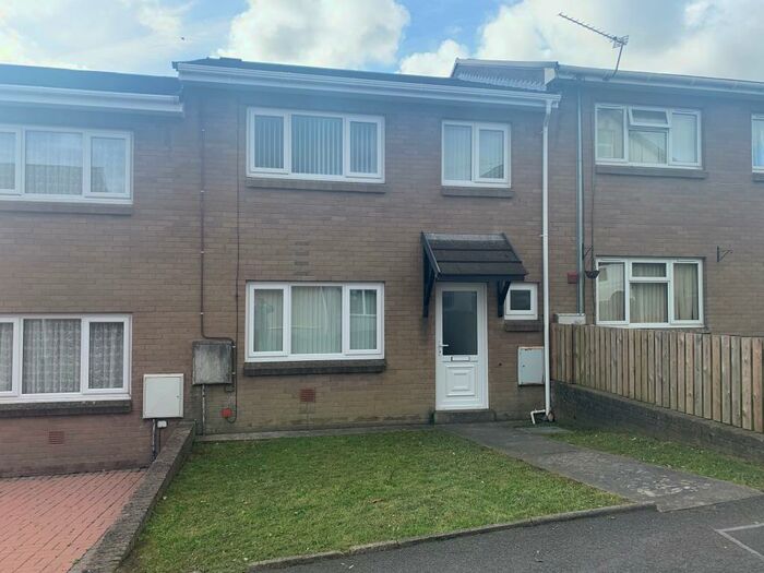 3 Bedroom House To Rent In Heol Disgwylfa, Carmarthen, SA31