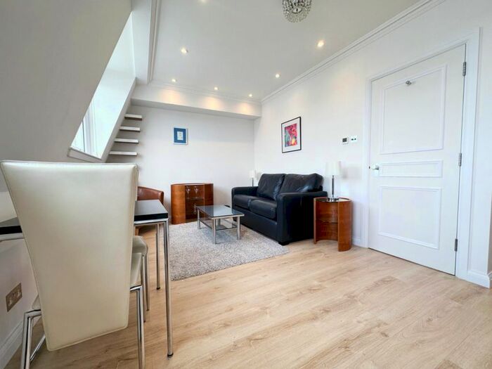 1 Bedroom Flat To Rent In Ledbury Road, London, W11