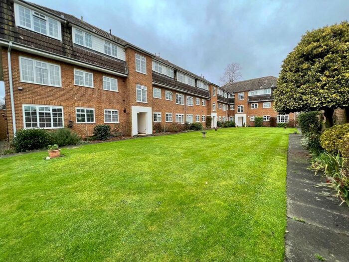 2 Bedroom Flat To Rent In Chessington Road, Epsom KT17