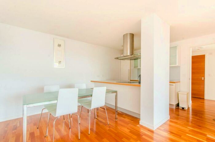 2 Bedroom Flat To Rent In Poole Street, Islington, London, N1
