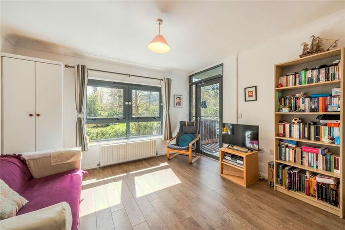 2 Bedroom Flat To Rent In Barfleur Lane, London, SE8