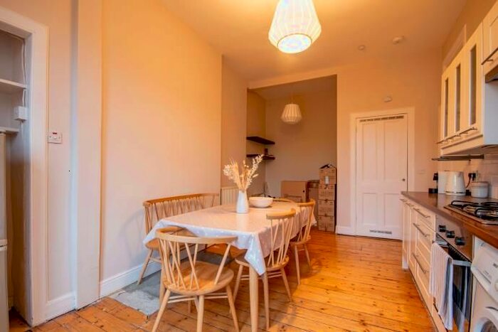 1 Bedroom Flat To Rent In Comiston Gardens, Edinburgh, EH10
