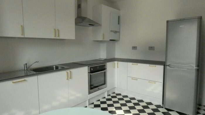 3 Bedroom Flat To Rent In Denmark Road, London, W13