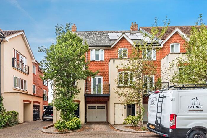 4 Bedroom Property To Rent In Penlon Place, Abingdon, OX14