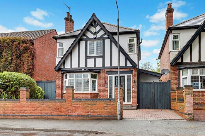 3 Bedroom Detached House For Sale In Elmhurst Avenue, Nottingham, NG3