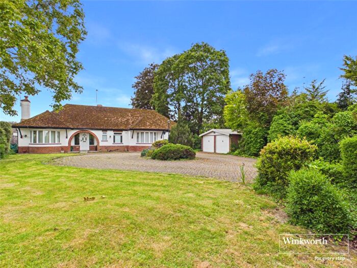 4 Bedroom Bungalow For Sale In Cockney Hill, Tilehurst, Reading, Berkshire, RG30