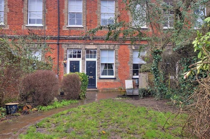 2 Bedroom Ground Maisonette To Rent In The Close, Dunmow, CM6