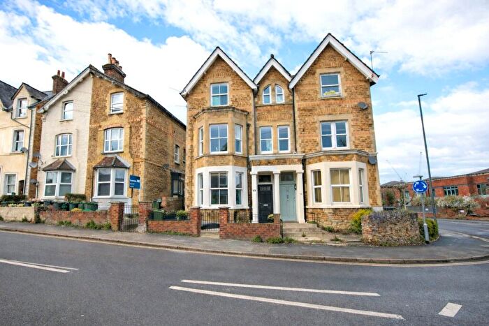 1 Bedroom Apartment To Rent In Farnham Road, Guildford, Surrey, GU2