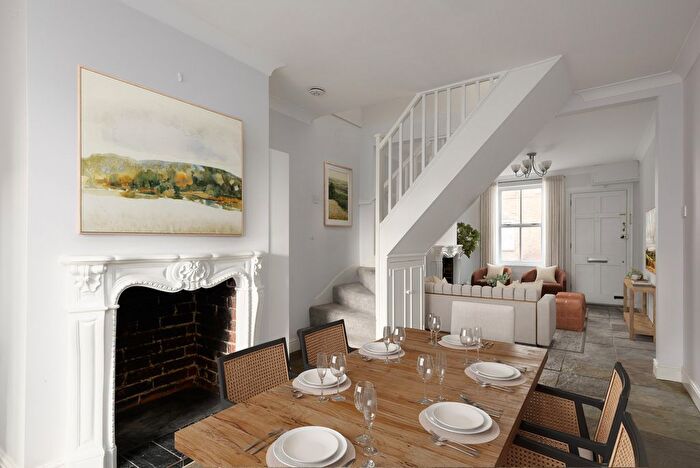 2 Bedroom Cottage For Sale In Oxford Road, Marlow, SL7