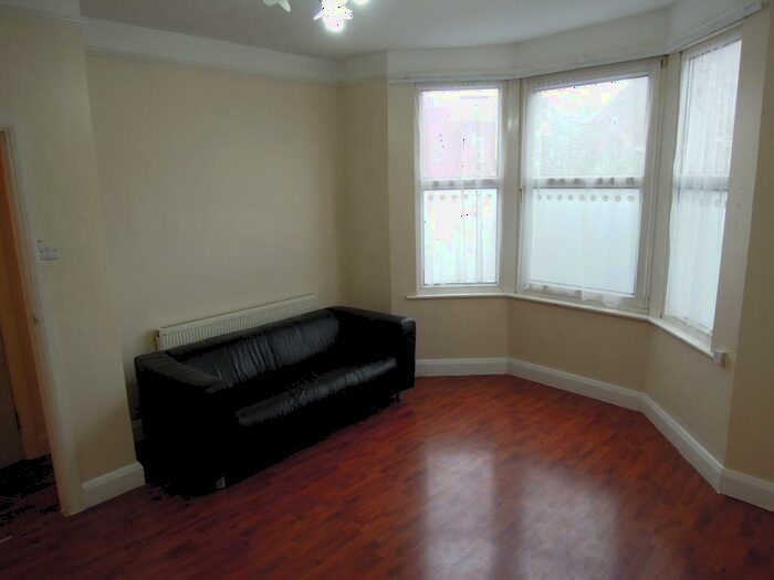 1 Bedroom Flat To Rent In Shrewsbury Road, Ground Floor, Forest Gate, London, E7
