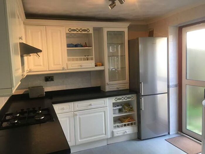 3 Bedroom Flat To Rent In Slade Green Road, Erith, DA8