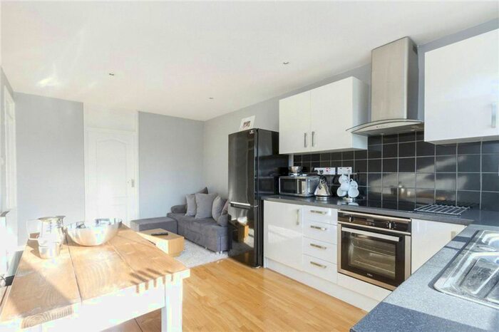 1 Bedroom Flat For Sale In Penrose Street, Walworth, London, SE17