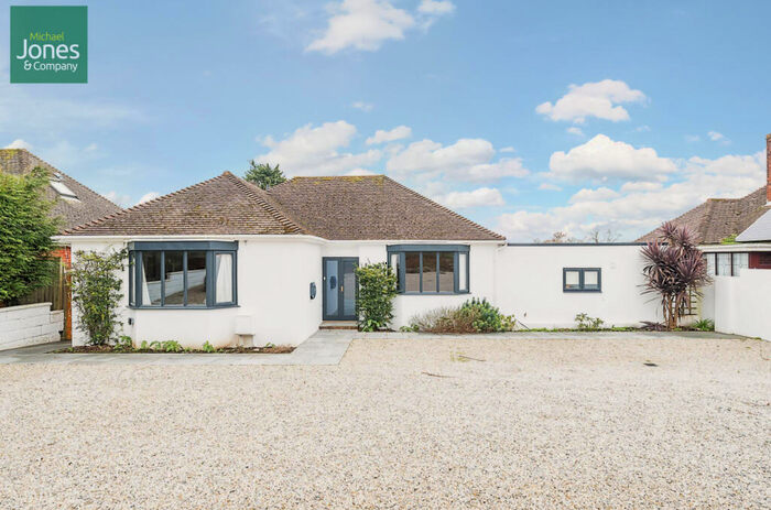 5 Bedroom Bungalow To Rent In Arundel Road, Worthing, West Sussex, BN13