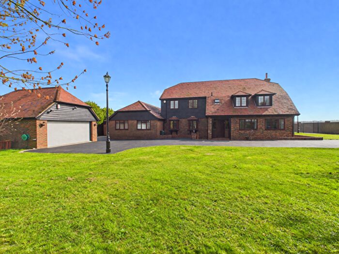 4 Bedroom Detached House For Sale In Eastling Road, Ospringe, Faversham, ME13