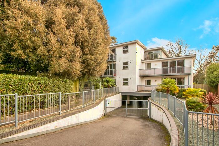 2 Bedroom Flat To Rent In Bournemouth Road, Poole, BH14