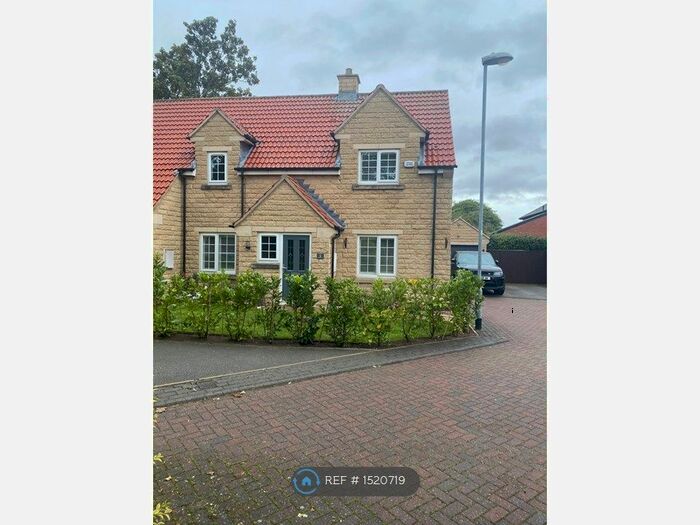 4 Bedroom Semi-Detached House To Rent In The Sycamores, Leeds, LS15