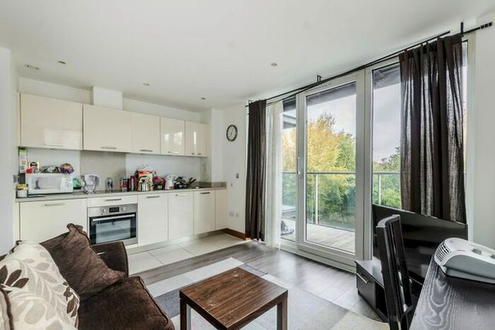 1 Bedroom Flat To Rent In Chelsea Bridge Wharf, Battersea, London, SW11