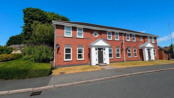 2 Bedroom Flat To Rent In Peacock Court, Yeadon, Leeds, West Yorkshire, LS19
