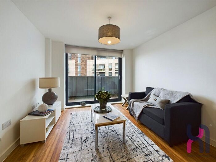 2 Bedroom Flat To Rent In Manchester Waters, Pomona Strand, Old Trafford, Manchester, M16