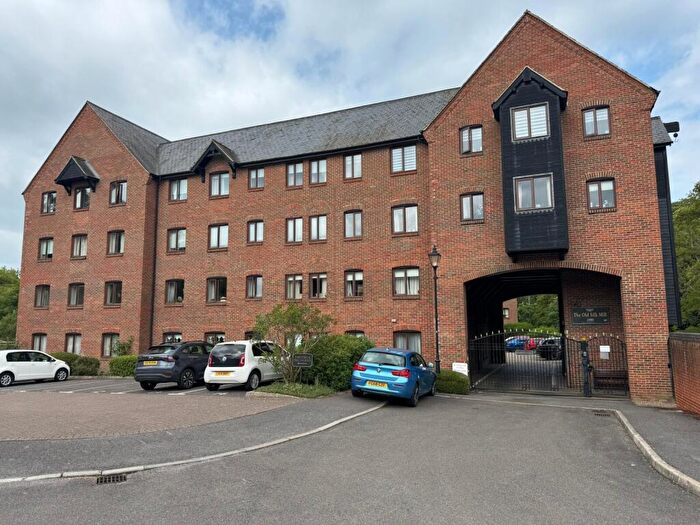 1 Bedroom Apartment To Rent In Silk Lane, Twyford, Reading, Berkshire, RG10