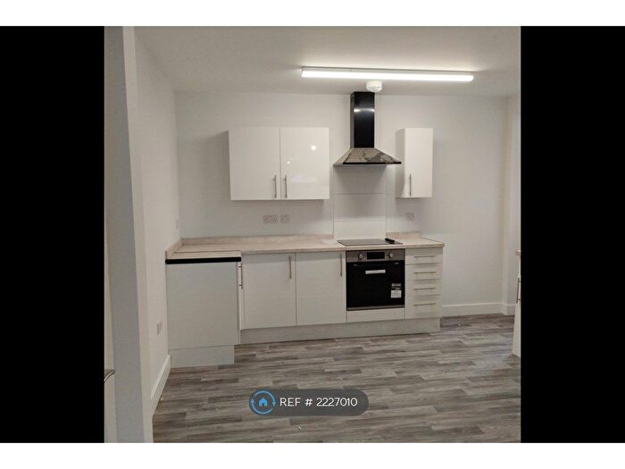 2 Bedroom End Of Terrace House To Rent In Commercial Street, Barnsley, S70