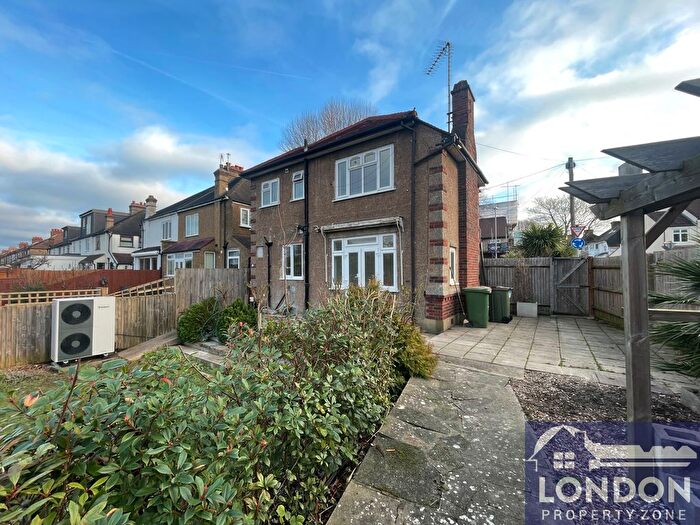 3 Bedroom Detached House To Rent In Demesne Road, Wallington, SM6