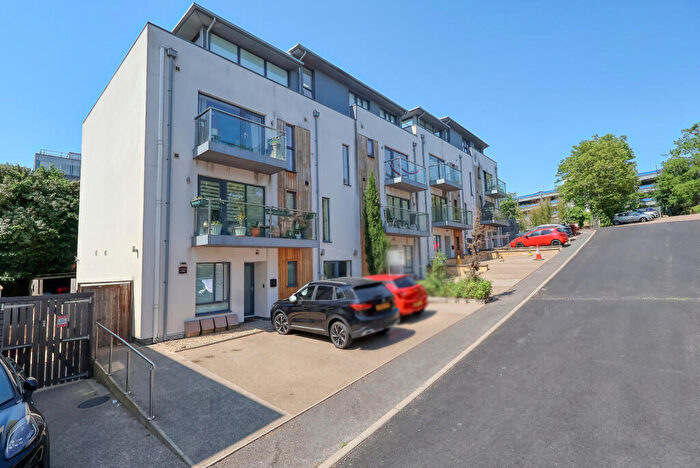 2 Bedroom Apartment For Sale In Easton Street, High Wycombe, Buckinghamshire, HP11