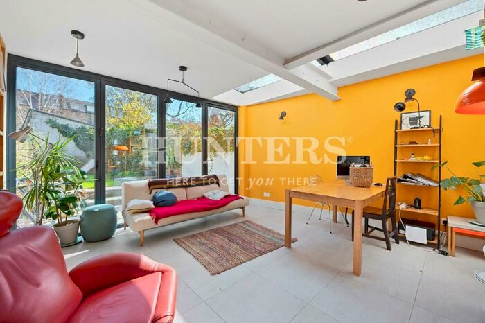1 Bedroom Flat To Rent In Springdale Road, London, N16