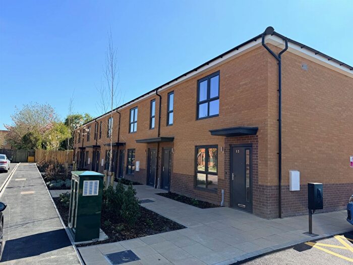 1 Bedroom Flat For Sale In Sturdee Grove, York, YO31