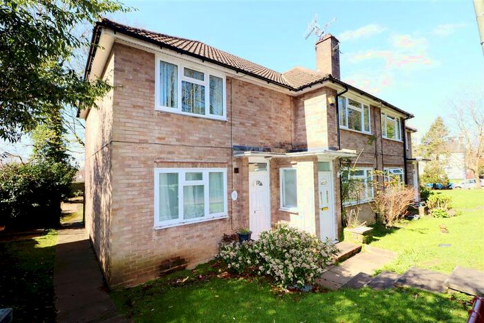 2 Bedroom Flat To Rent In Barnet Lane, Elstree, Borehamwood, WD6