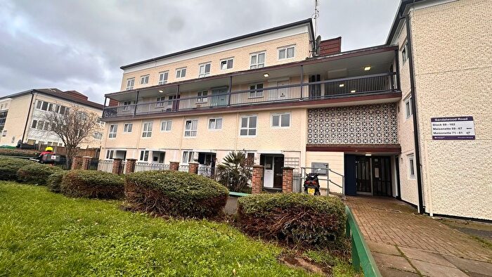 2 Bedroom Flat For Sale In Sandalwood Road, Feltham, TW13