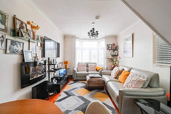 3 Bedroom End Of Terrace House For Sale In Leyton Green Road, Leyton, London, E10