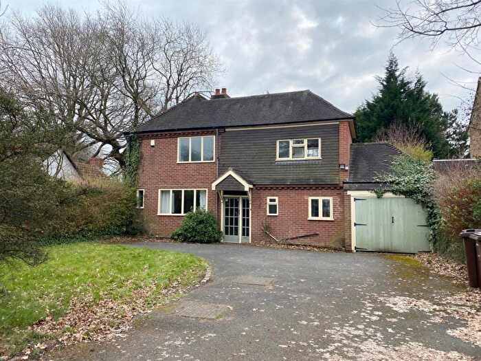 3 Bedroom Detached House To Rent In Sharmans Cross Road, Solihull, West Midlands, B91