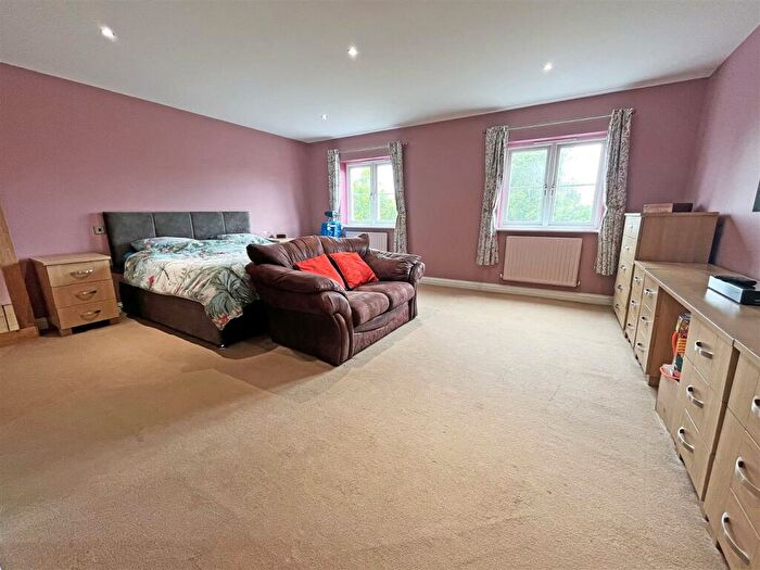 5 Bedroom Detached House For Sale In Barbers Drove North, Crowland, Peterborough, PE6