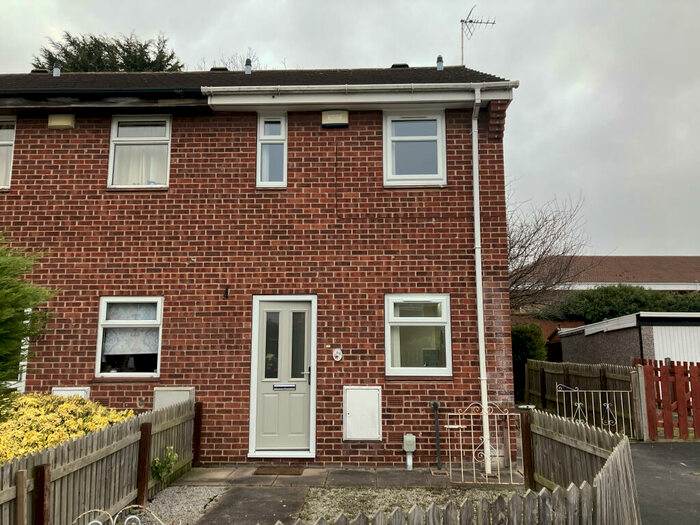 2 Bedroom End Of Terrace House To Rent In The Queensway, HU6