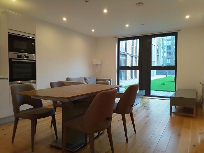 1 Bedroom Flat For Sale In Communication Row, Birmingham, West Midlands, B15