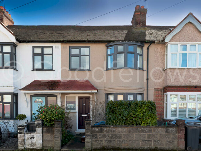 3 Bedroom House To Rent In Russell Road, Mitcham, Surrey, CR4
