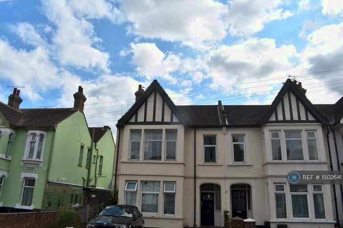 1 Bedroom Flat To Rent In Anerley Road, Westcliff-On-Sea, SS0