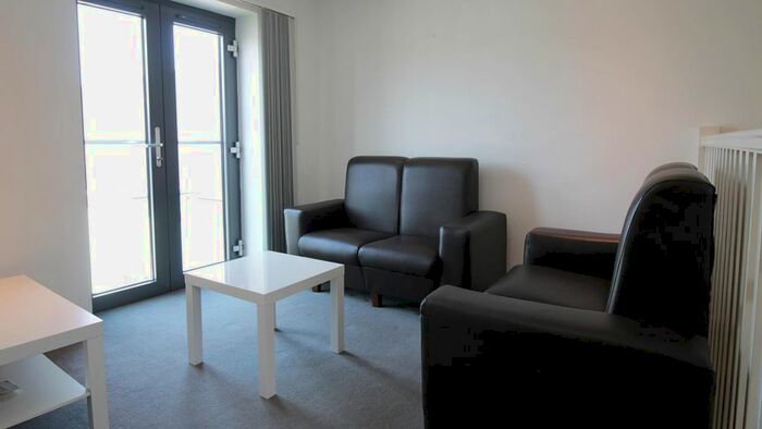 2 Bedroom Flat To Rent In Richmond Square, Richmond Road, Cardiff, CF24
