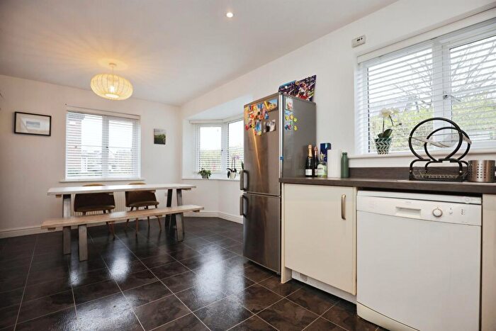 4 Bedroom Detached House For Sale In Brimstone End, Leamington Spa, CV31