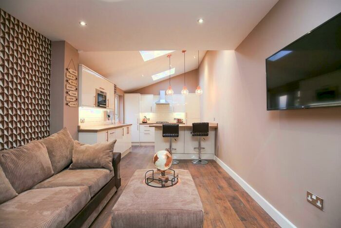 4 Bedroom Terraced House To Rent In (£ppppw) Chillingham Road, Heaton, NE6