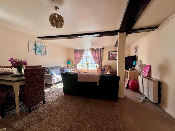 1 Bedroom Flat For Sale In Watling Street East, Towcester, NN12