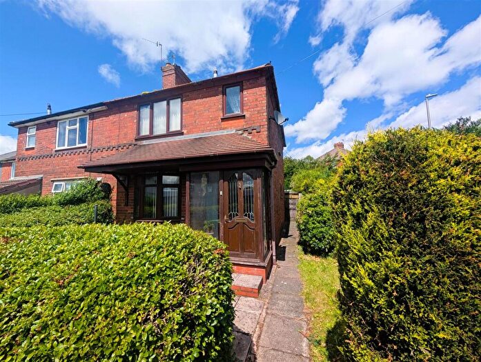 3 Bedroom Semi-Detached House For Sale In Dudley Road, Rowley Regis, B65