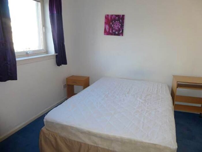 2 Bedroom Flat To Rent In Castle Terrace, Justice Gate, Aberdeen, AB11