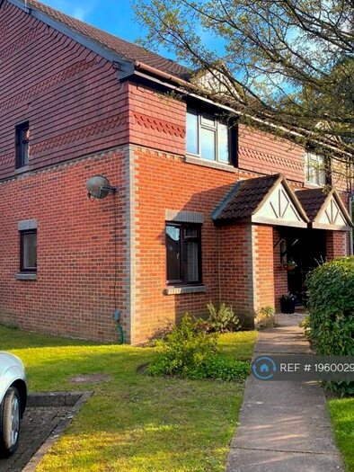 1 Bedroom Semi-Detached House To Rent In Woking, Woking, GU22