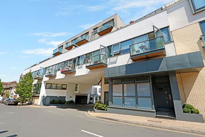 2 Bedroom Apartment To Rent In St Marys Road, Surbiton, KT6