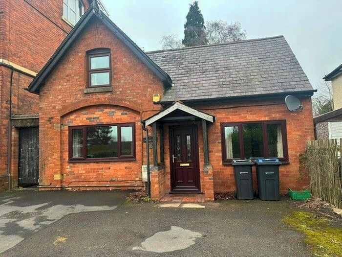 2 Bedroom Semi-Detached House To Rent In Middleton Hall Road, Birmingham, B30