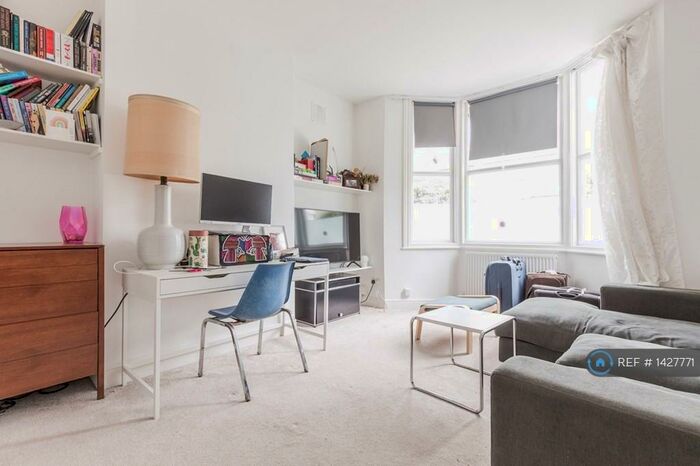 3 Bedroom Flat To Rent In Ondine Rd, London, SE15