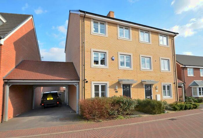 4 Bedroom Semi-Detached House To Rent In Sumatra Crescent, Bletchley, MK3